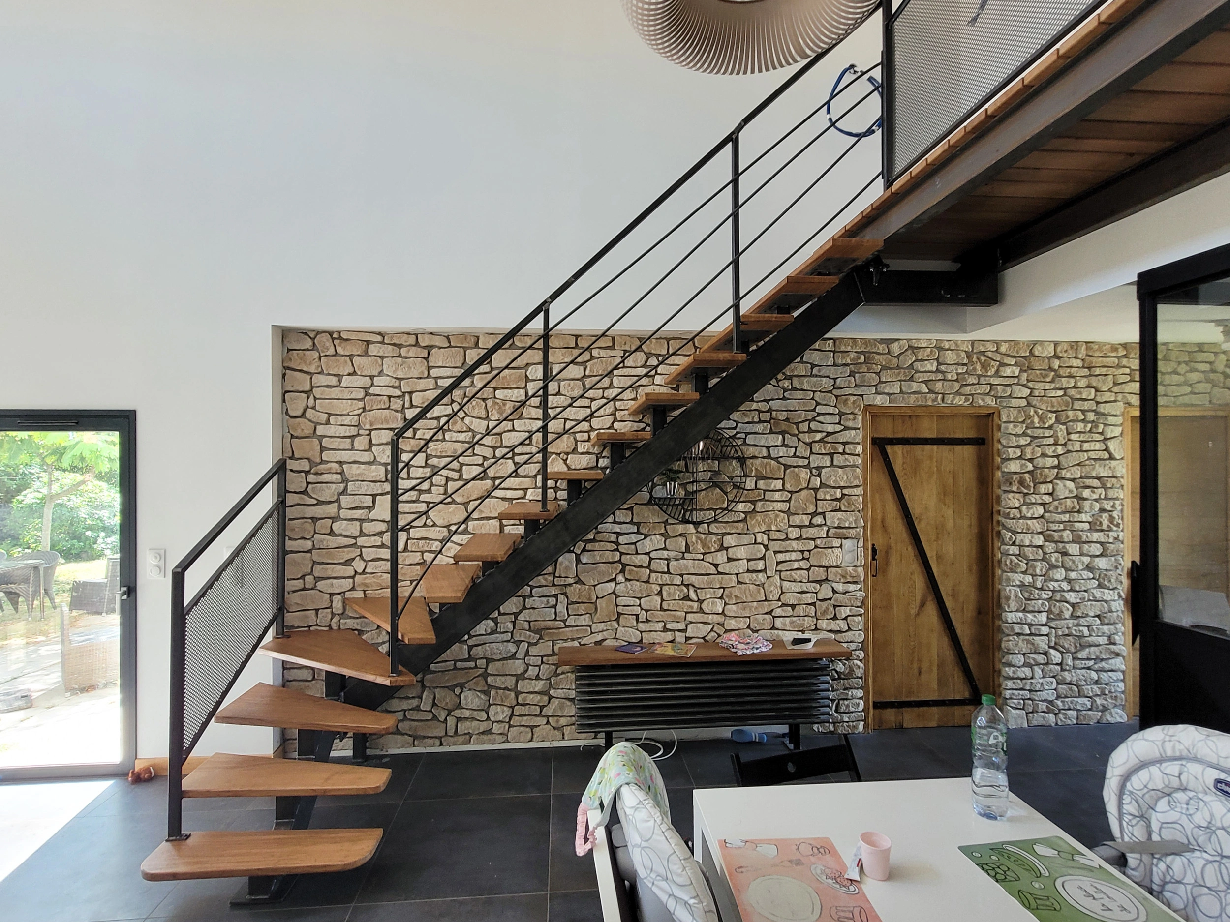 Escalier métallique sur mesure réalisé par un métallier à La Rochelle